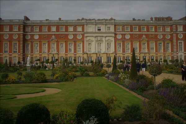 Venue Review: Weddings at Hampton Court Palace